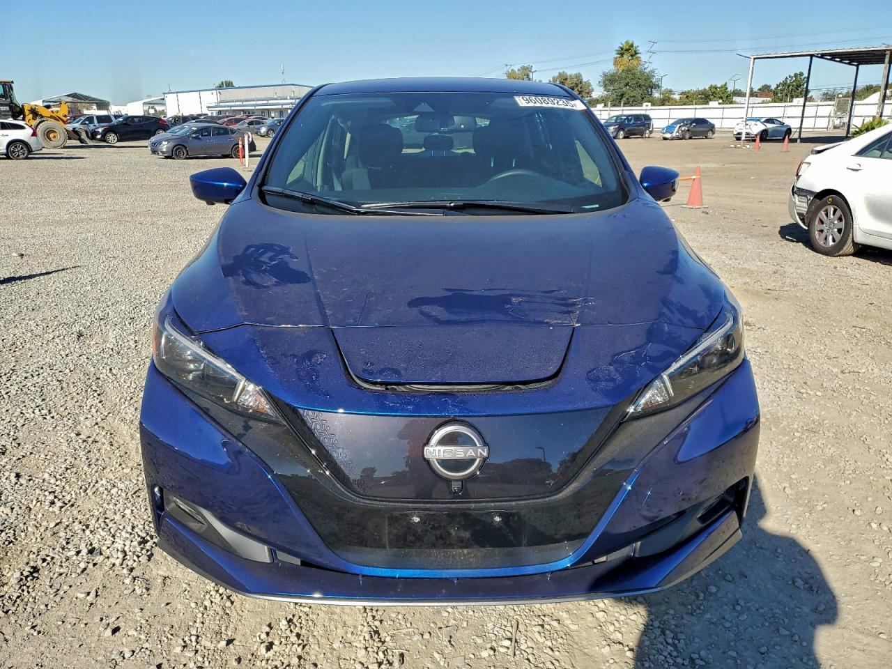 2025 NISSAN LEAF