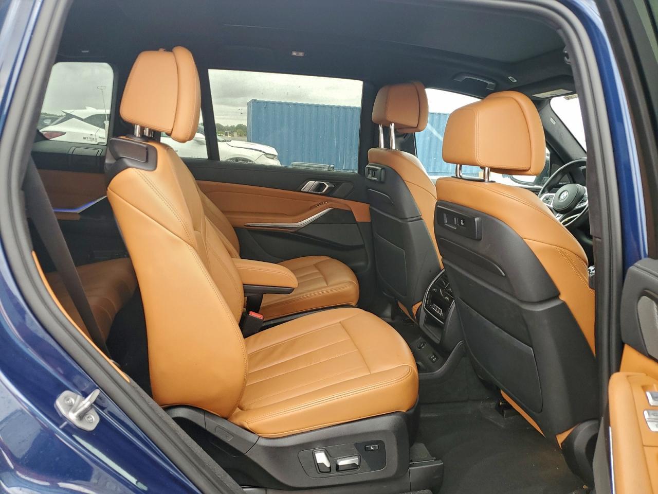 2022 BMW X7