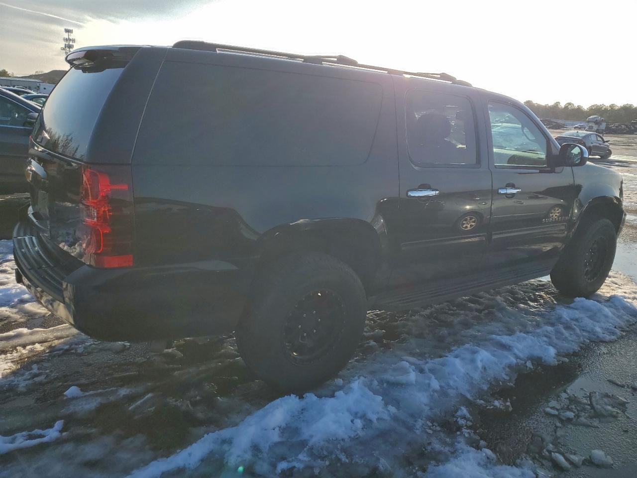 2014 CHEVROLET Suburban