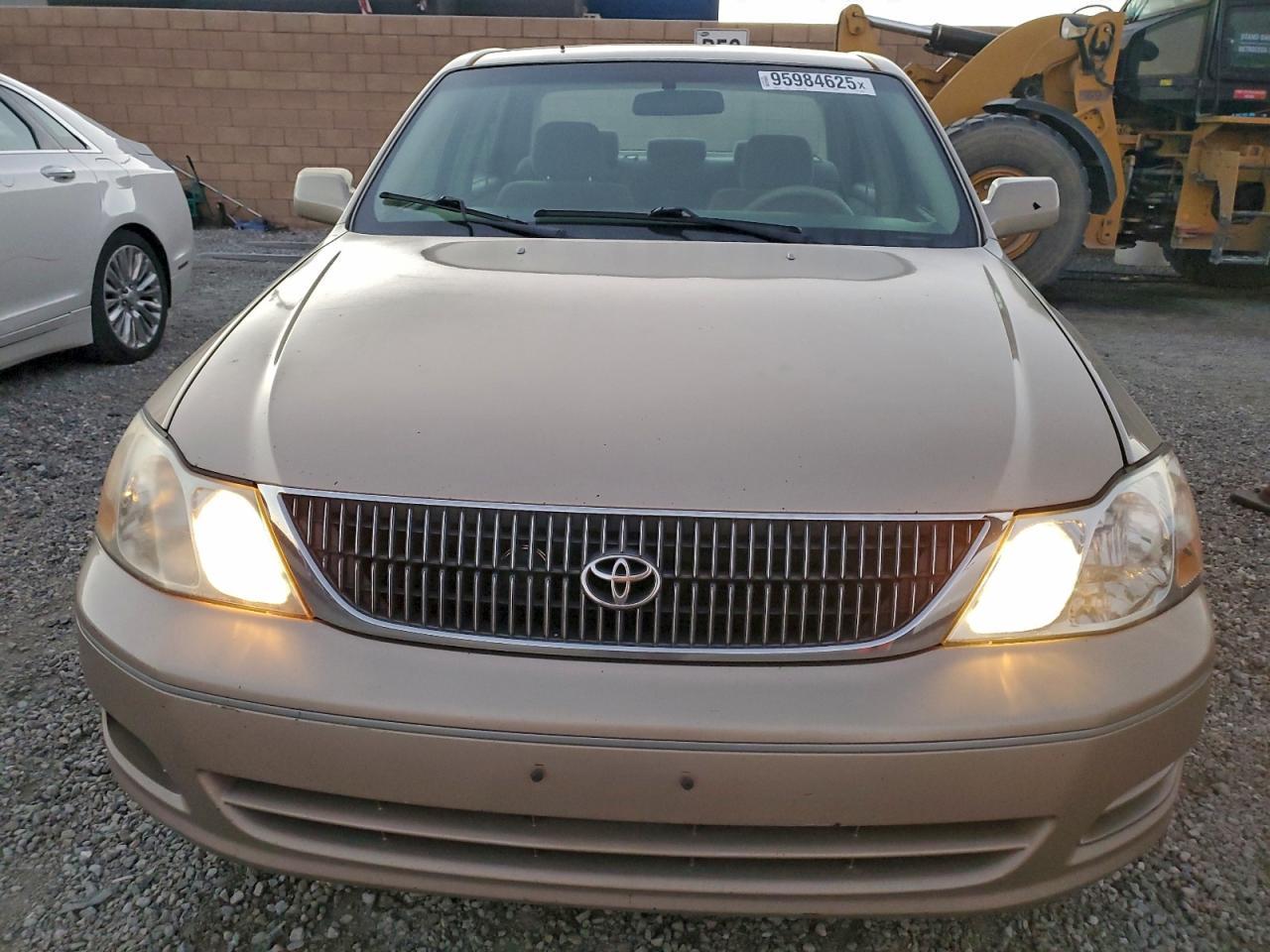 2001 TOYOTA Avalon