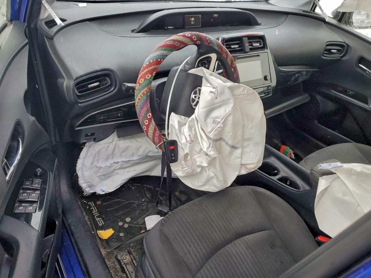 2016 TOYOTA PRIUS