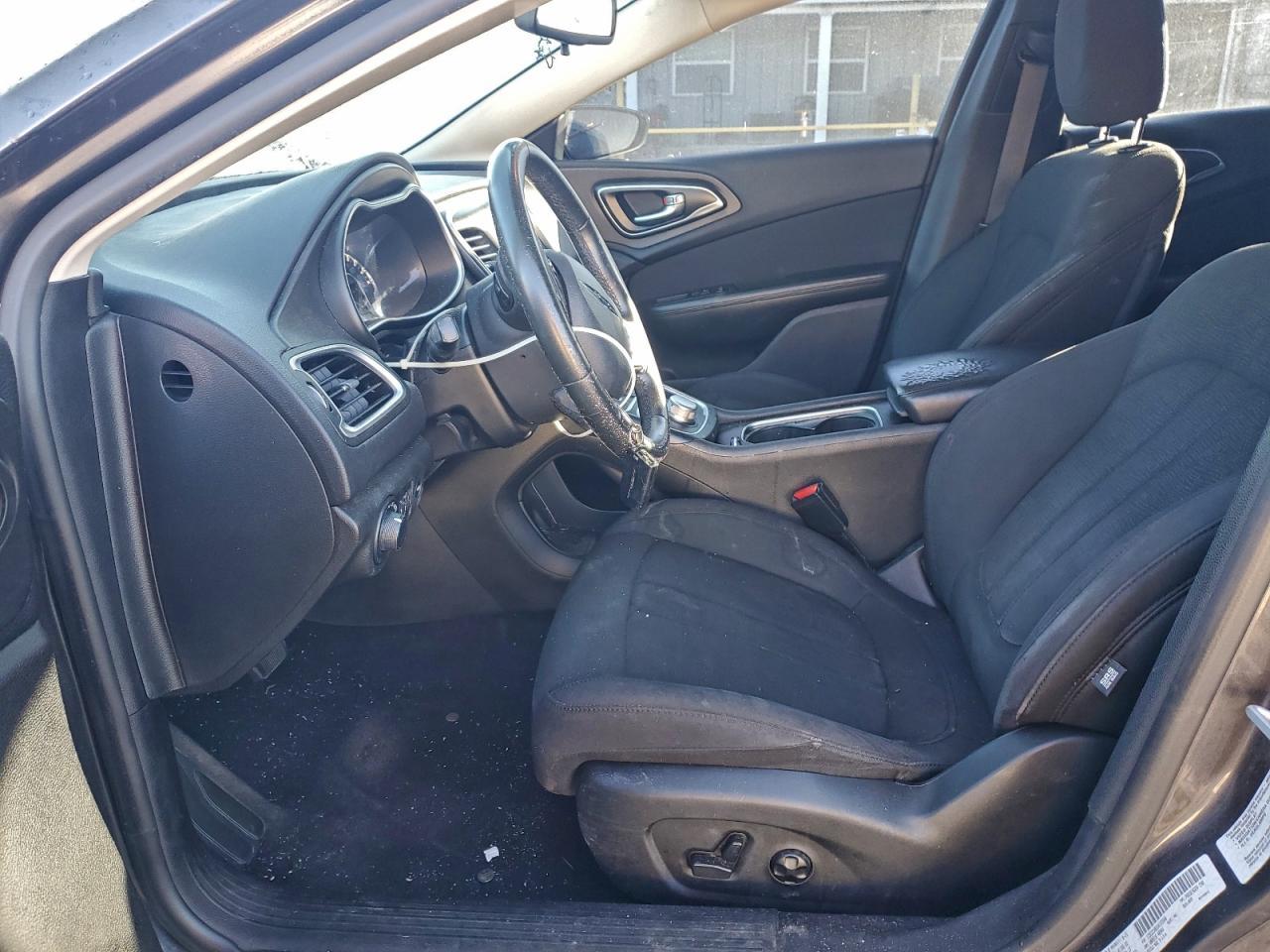 2016 CHRYSLER 200