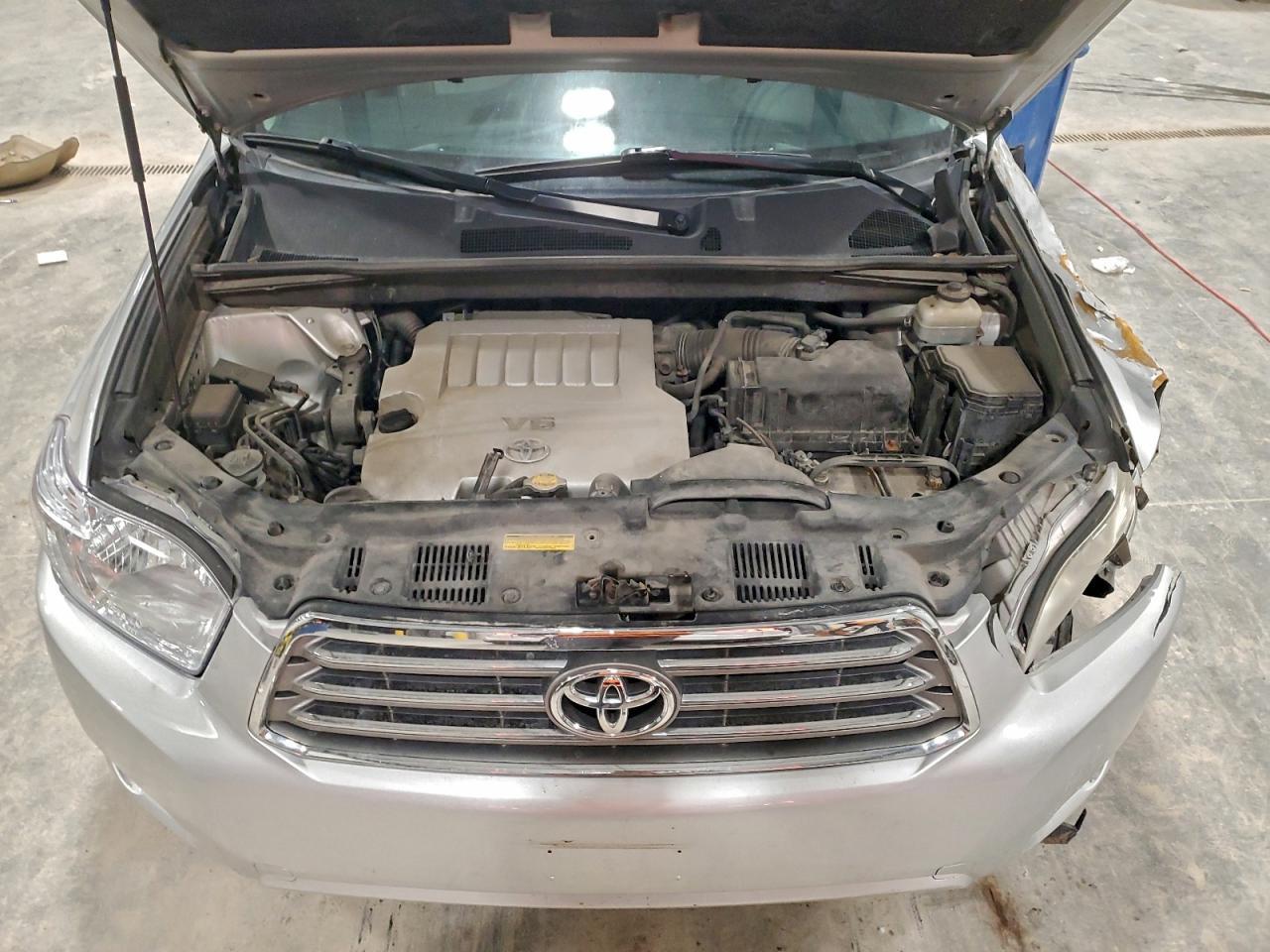 2010 TOYOTA HIGHLANDER