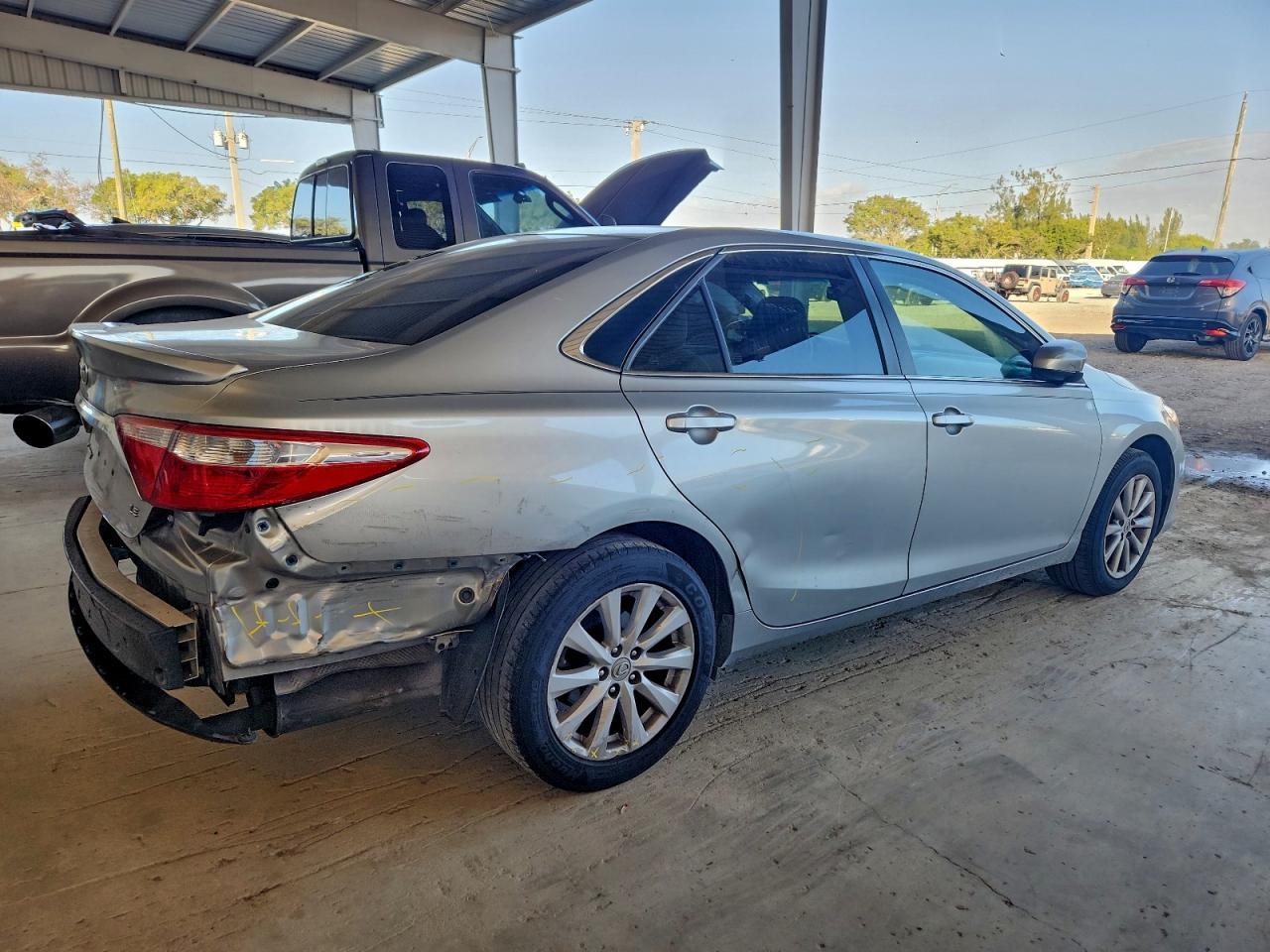 2016 TOYOTA CAMRY