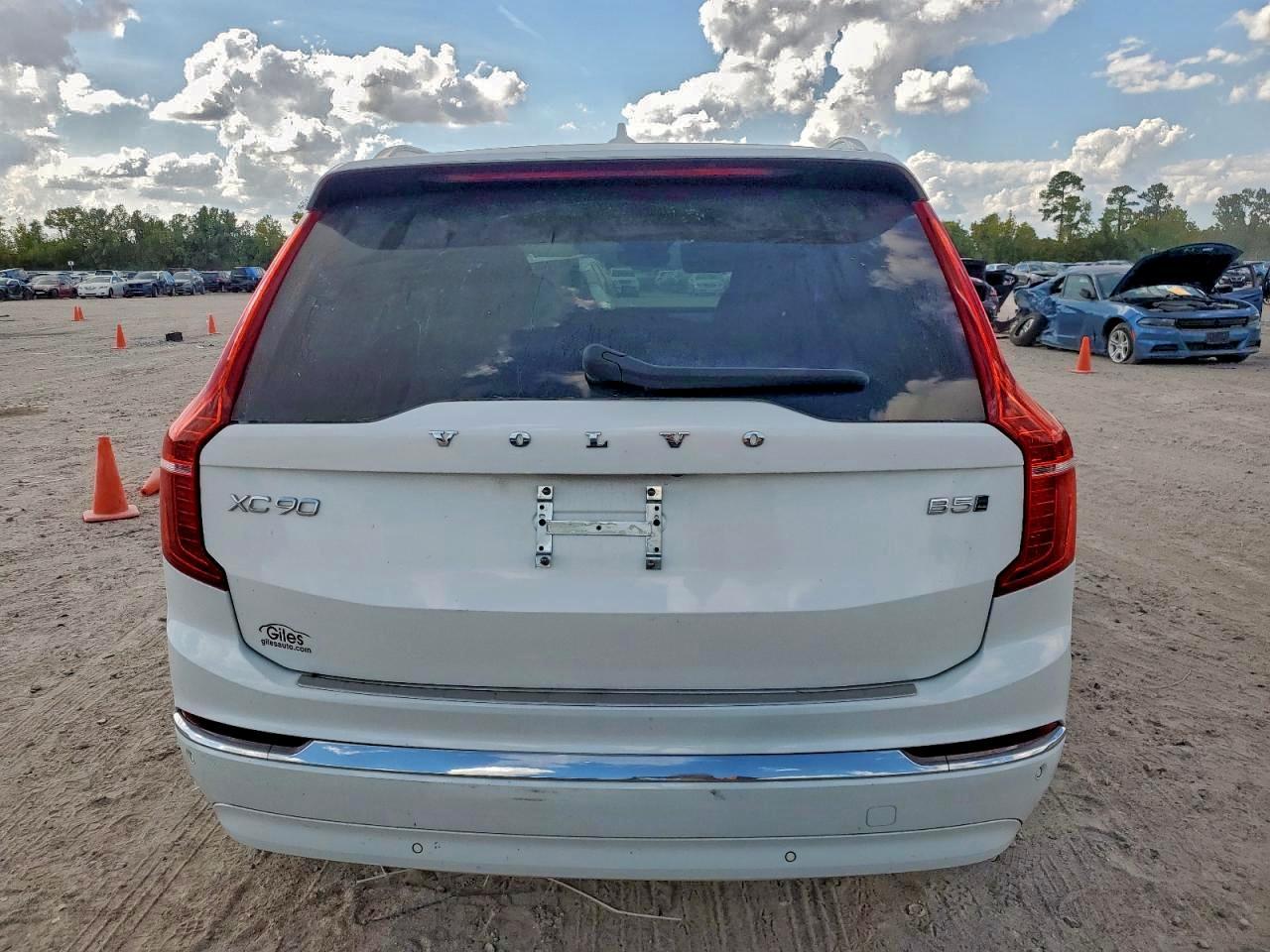 2023 VOLVO XC90