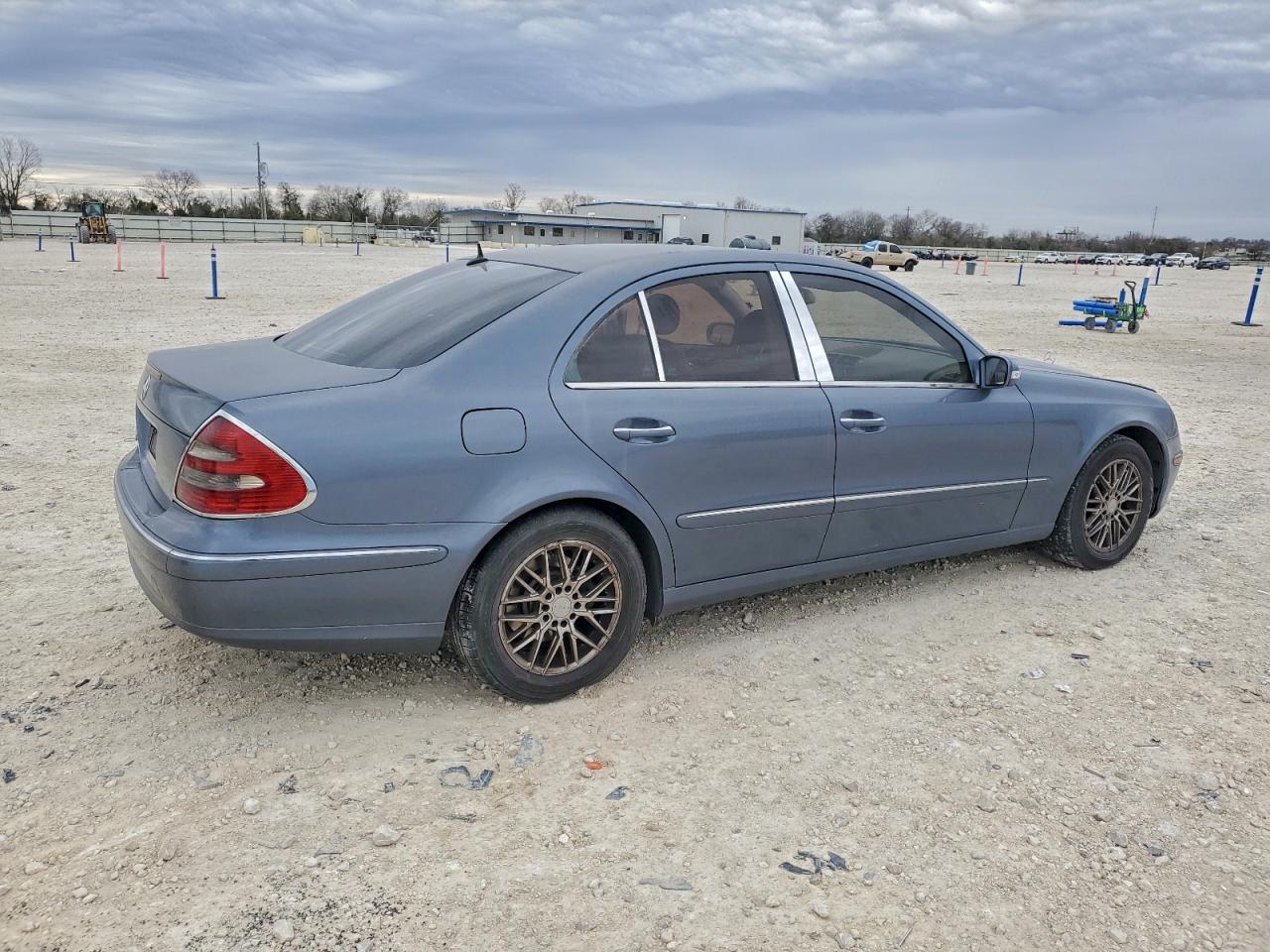 2005 MERCEDES-BENZ E-Class