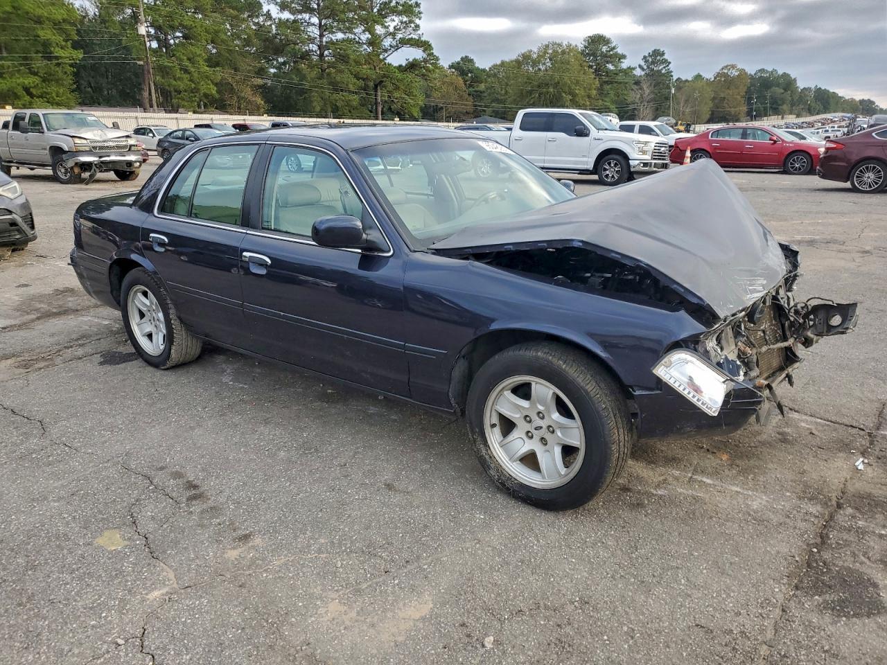 2002 FORD Crown Victoria