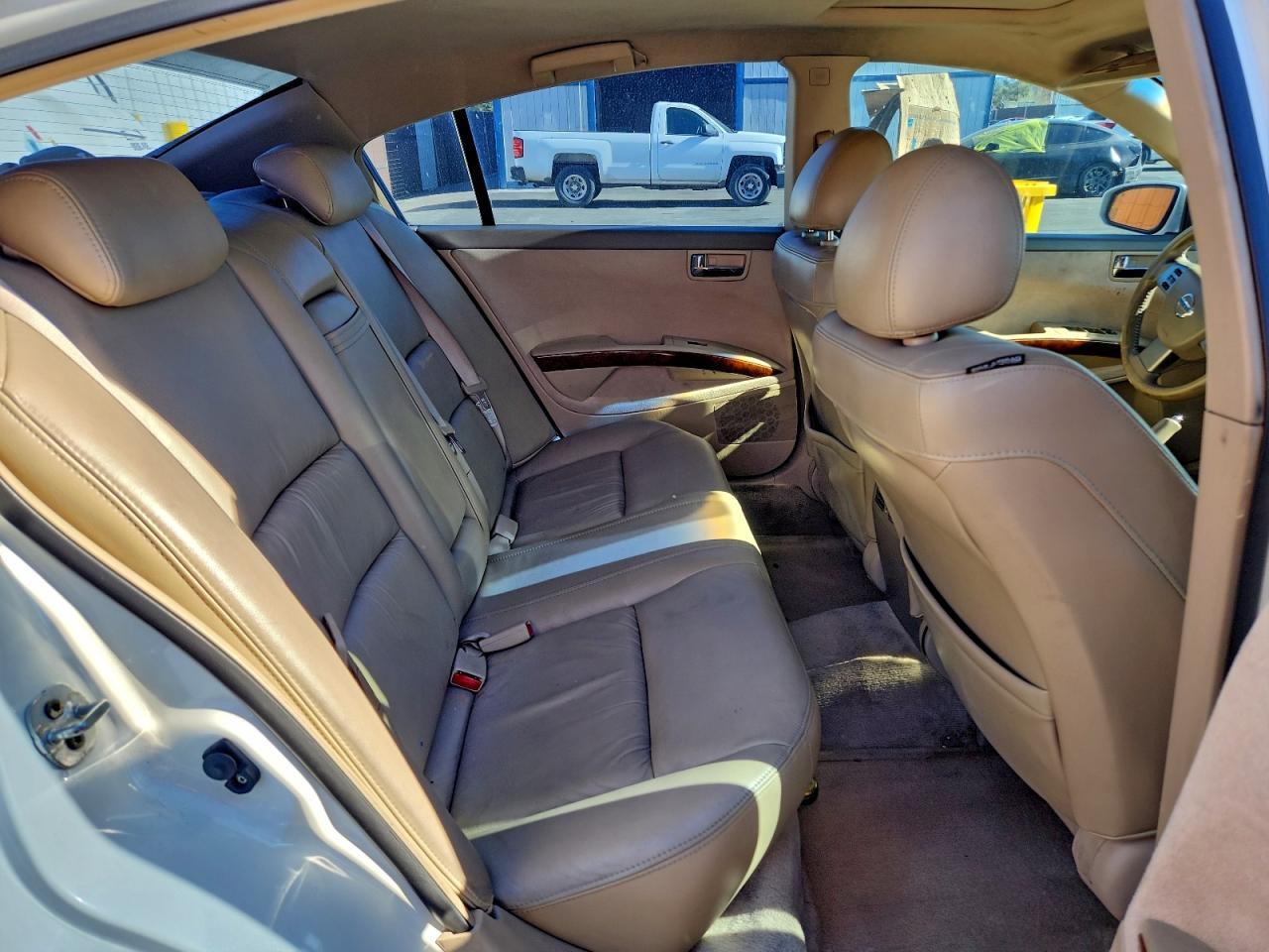 2005 NISSAN Maxima