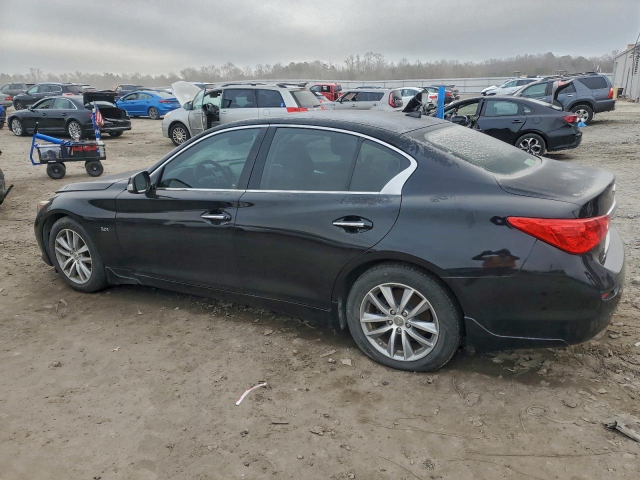 2016 INFINITI Q50