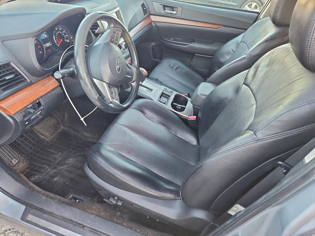 2014 SUBARU Outback