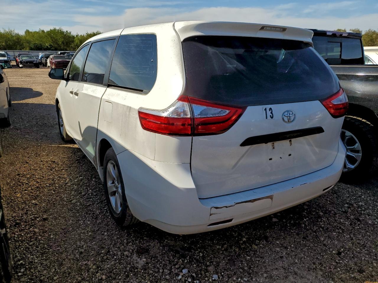 2017 TOYOTA SIENNA