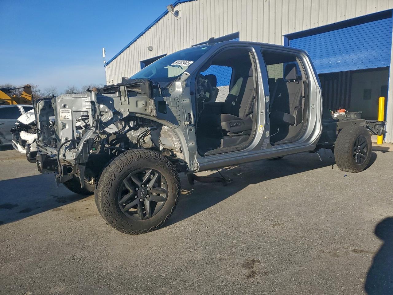 2025 CHEVROLET Silverado