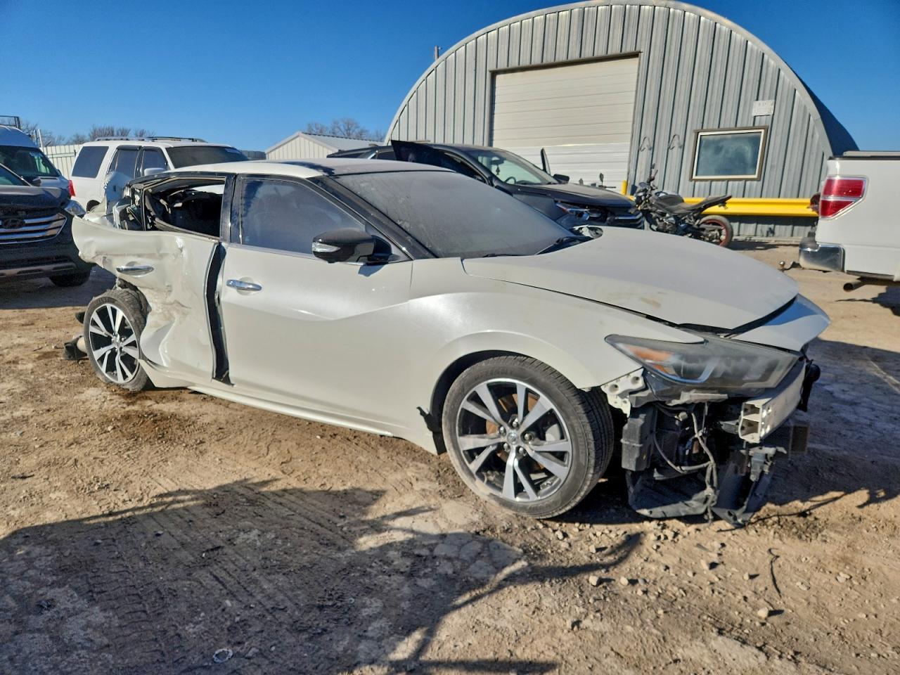 2017 NISSAN Maxima