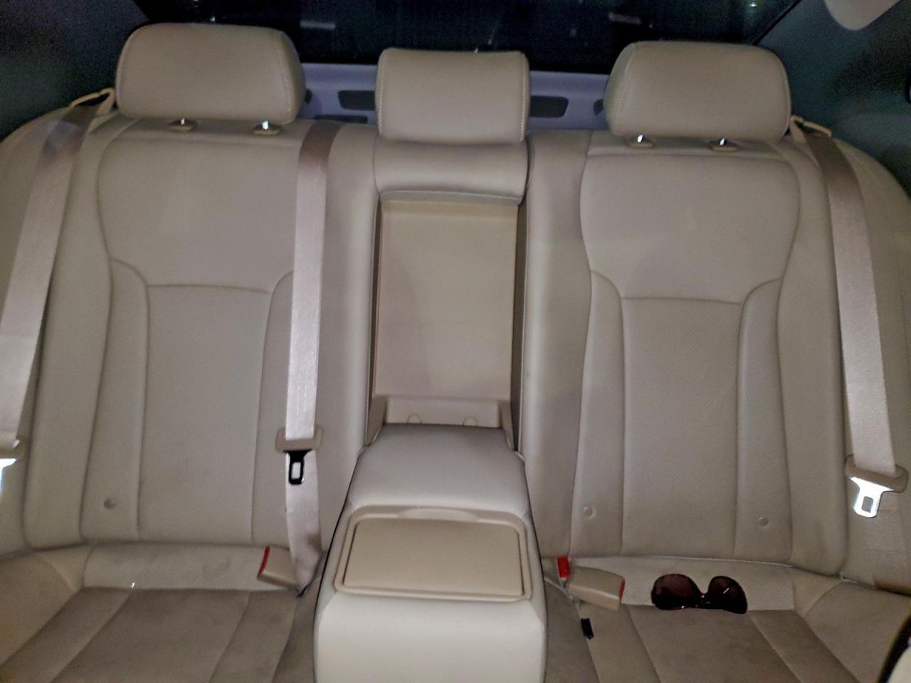 2016 HYUNDAI Azera