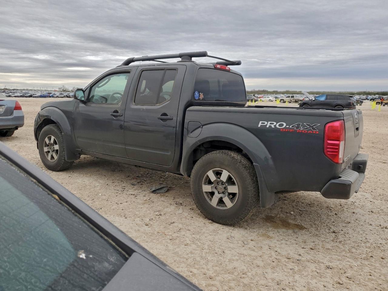 2011 NISSAN Frontier