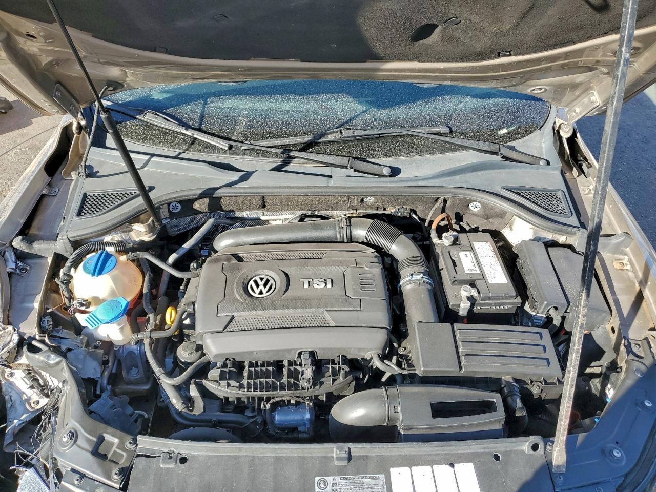 2015 VOLKSWAGEN Passat
