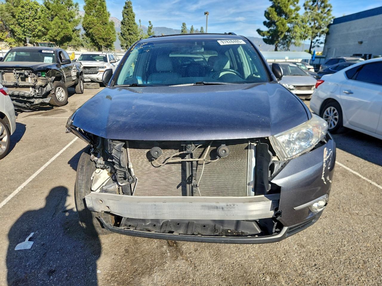 2013 TOYOTA HIGHLANDER