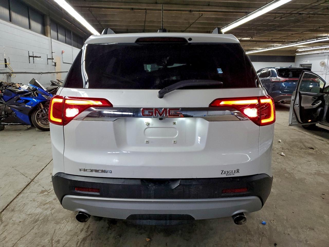 2017 GMC ACADIA