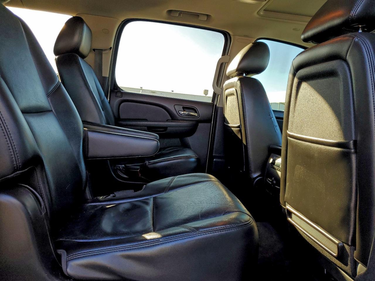 2011 CHEVROLET Suburban