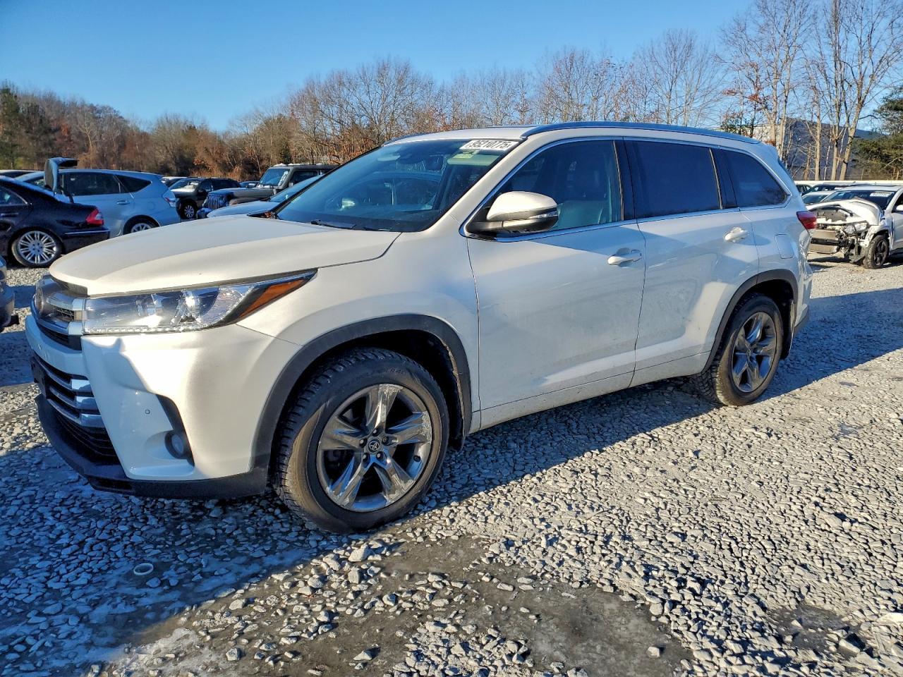 2017 TOYOTA HIGHLANDER