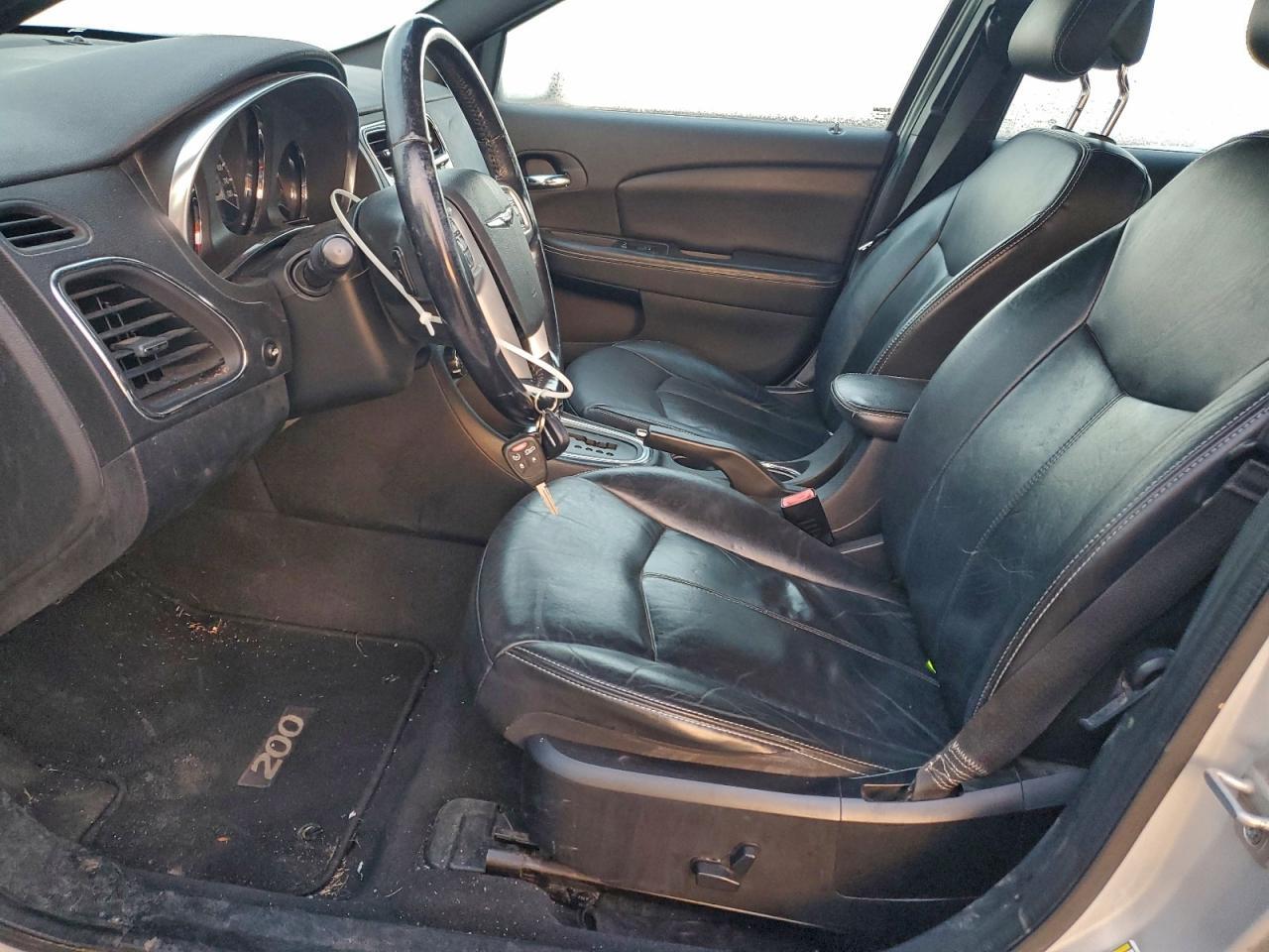 2012 CHRYSLER 200