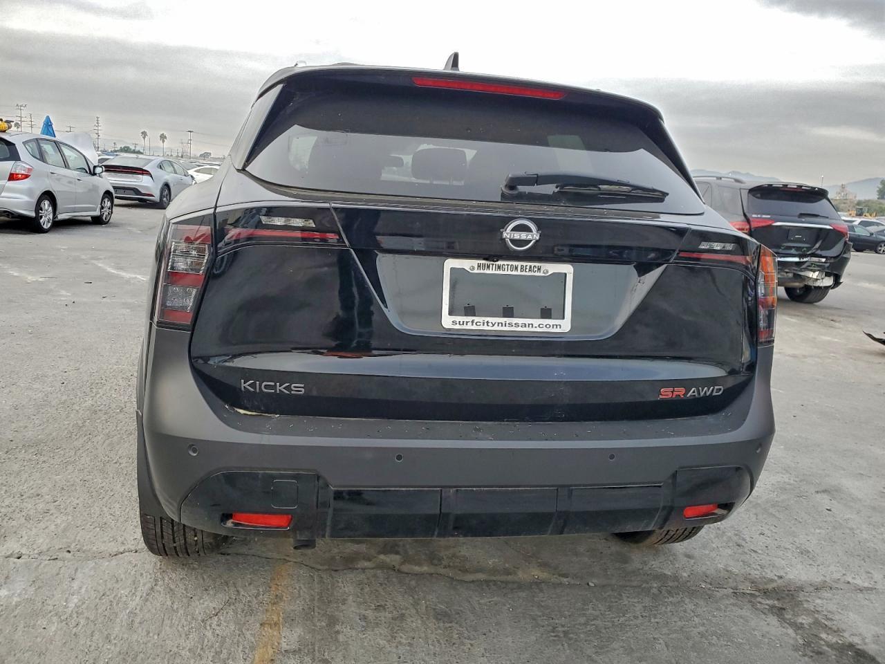 2025 NISSAN KICKS