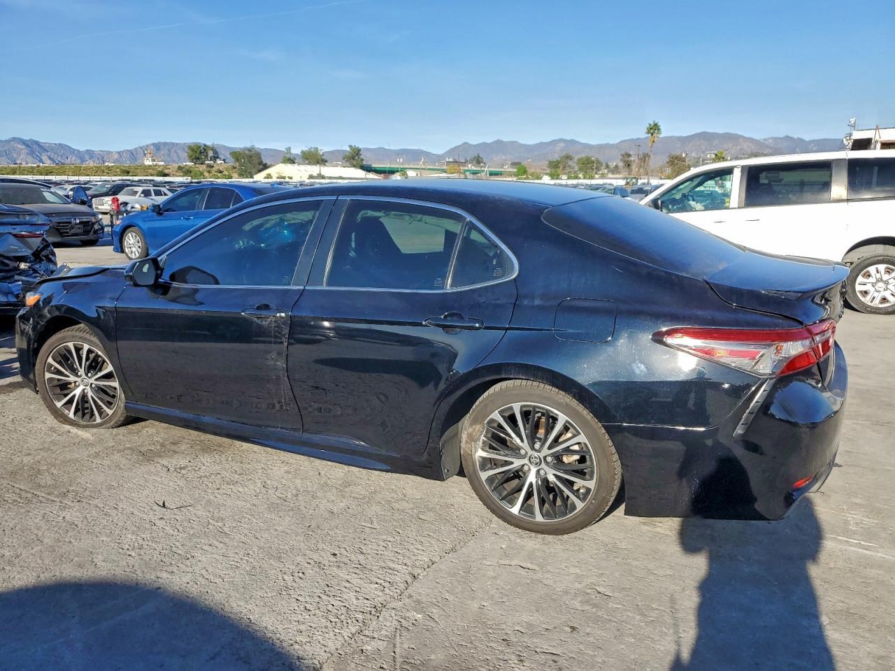 2018 TOYOTA CAMRY