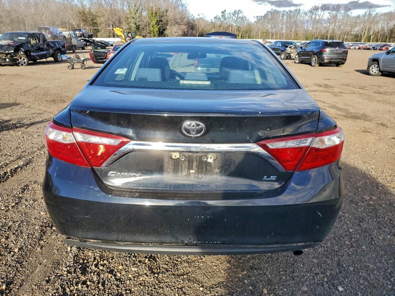 2016 TOYOTA CAMRY