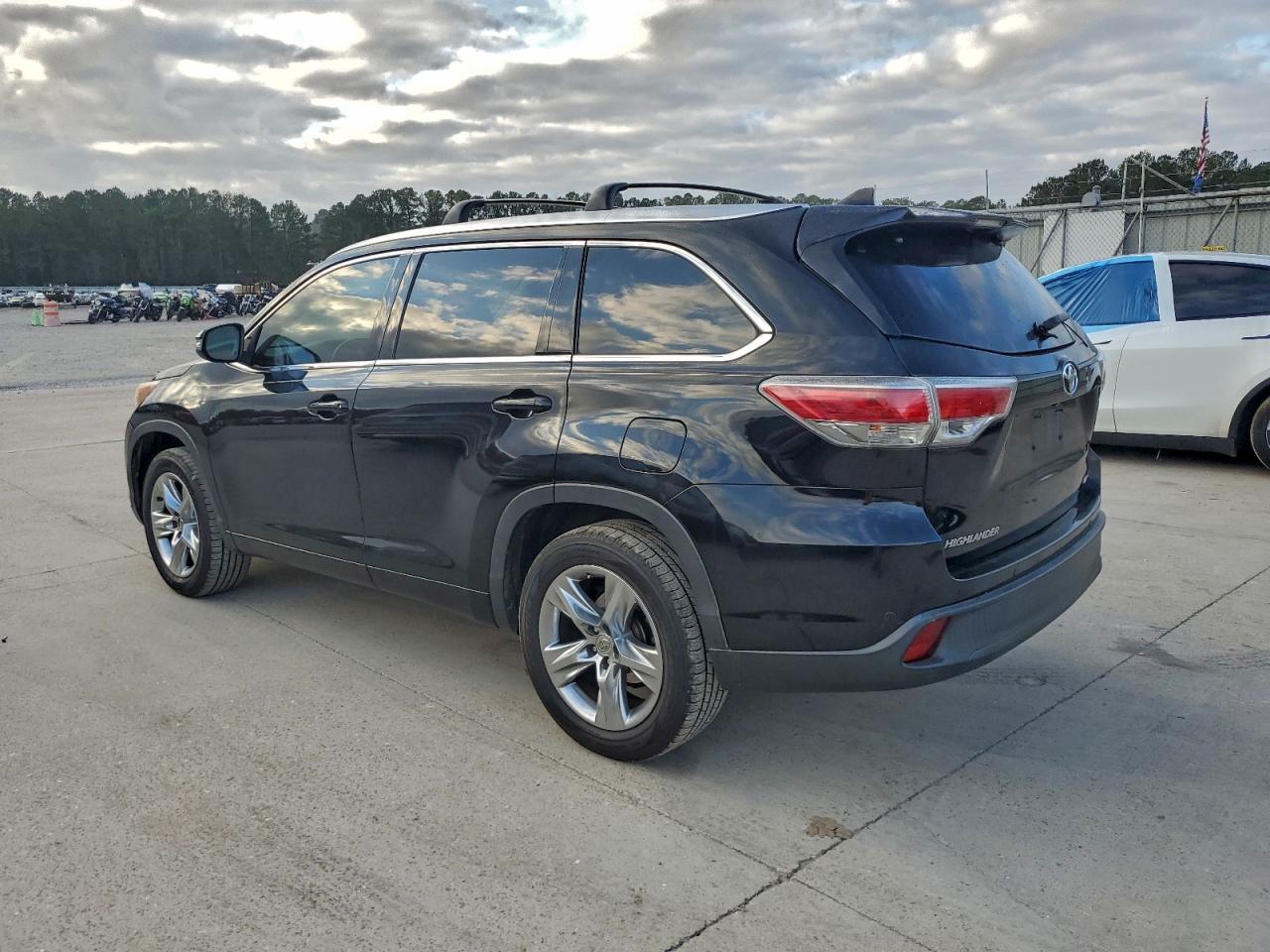 2014 TOYOTA HIGHLANDER