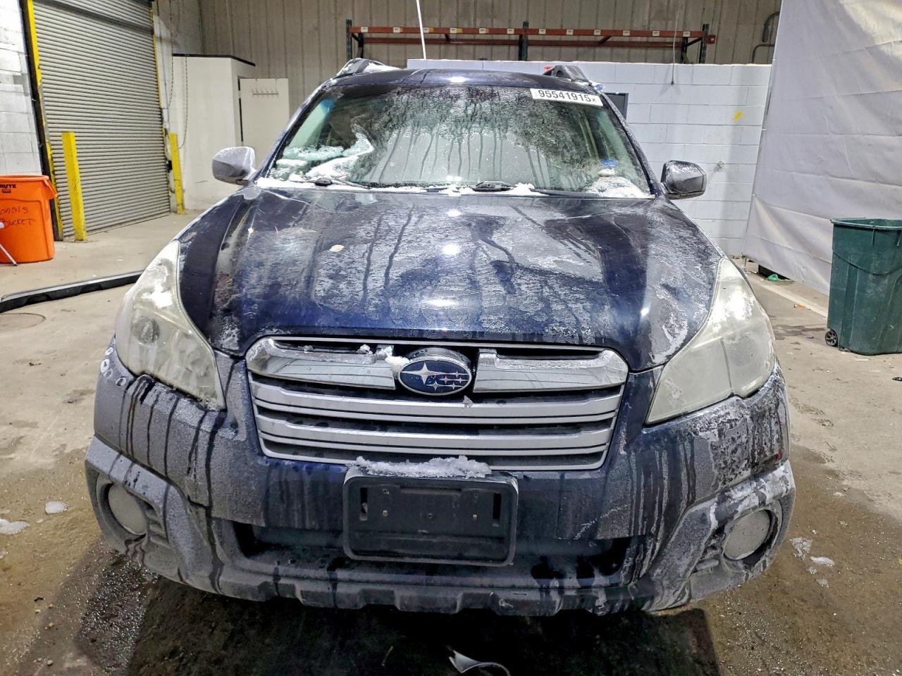 2013 SUBARU Outback