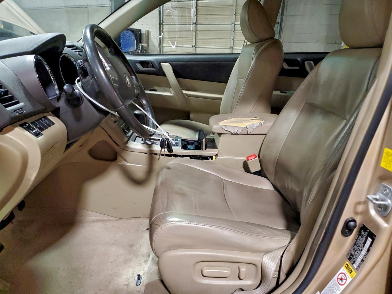 2010 TOYOTA HIGHLANDER