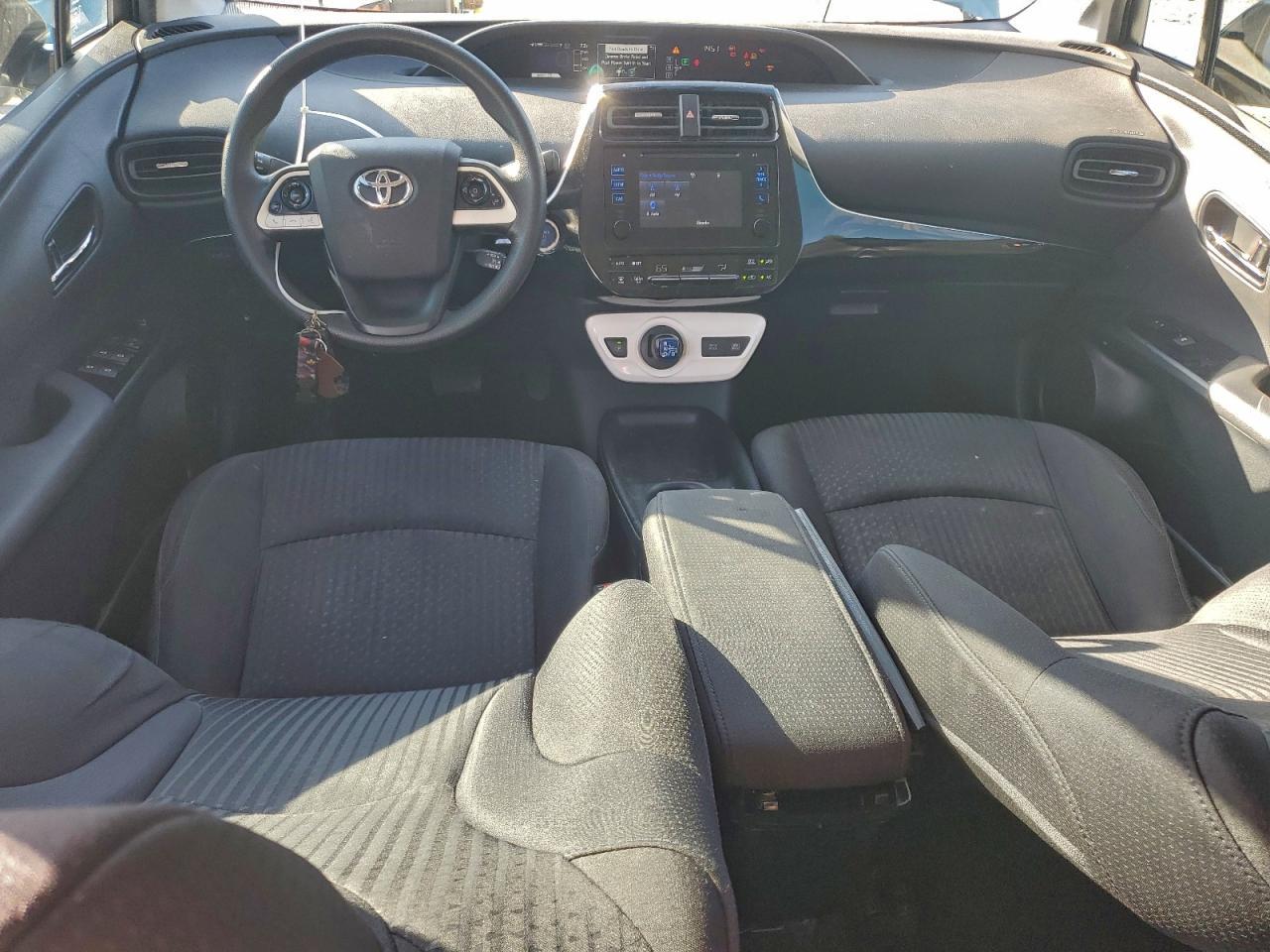2016 TOYOTA PRIUS