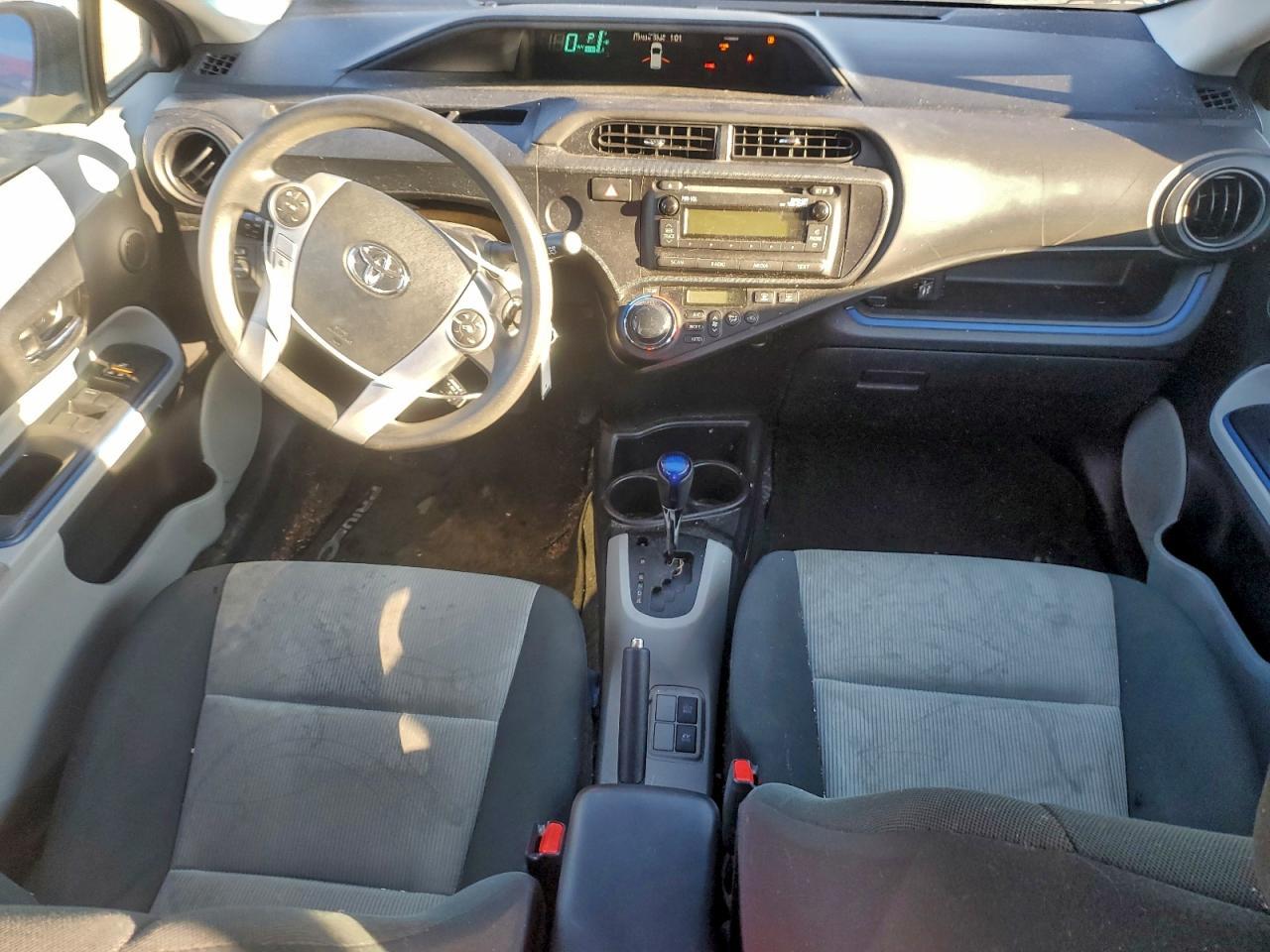 2013 TOYOTA Prius c