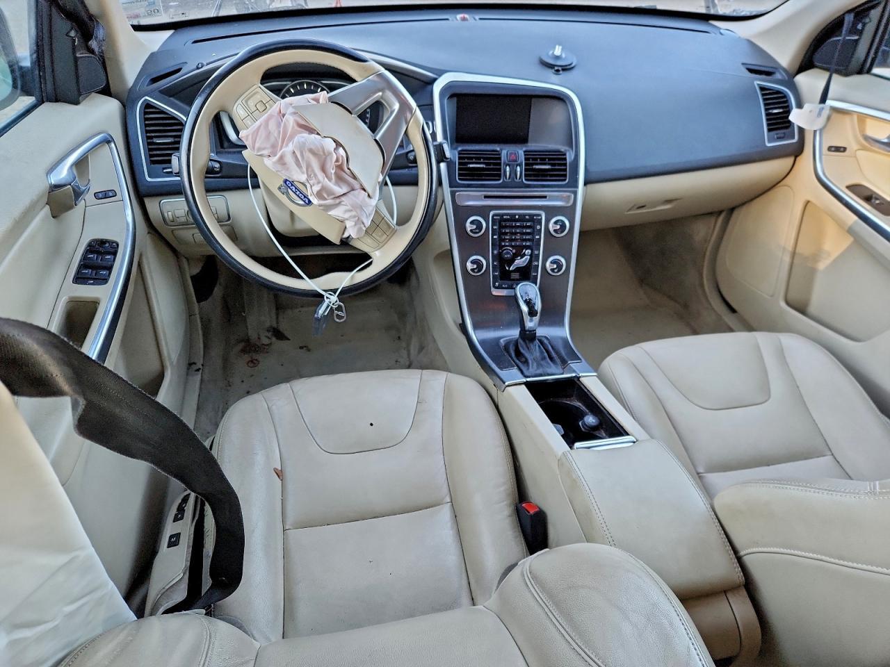 2015 VOLVO XC60