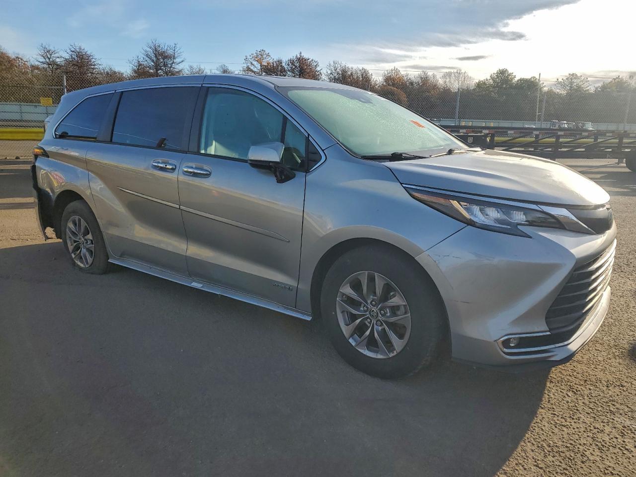 2021 TOYOTA SIENNA