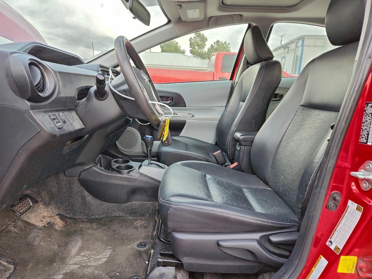 2012 TOYOTA Prius c