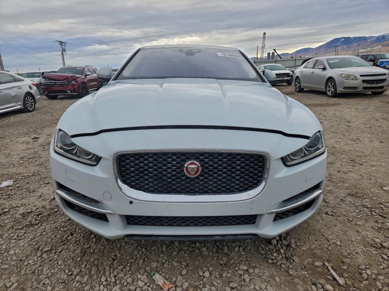 2017 JAGUAR XE