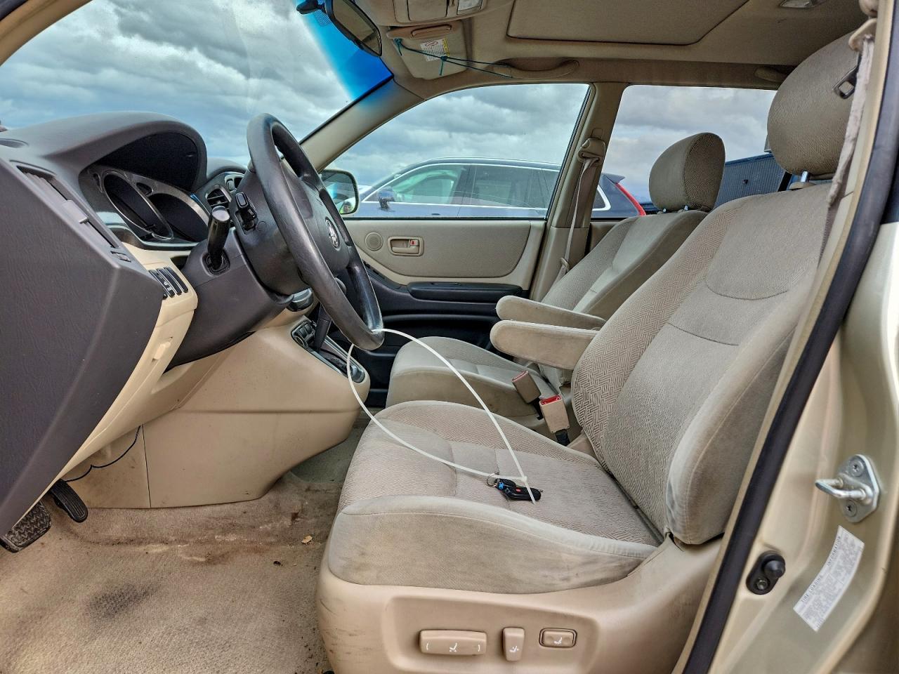 2001 TOYOTA HIGHLANDER