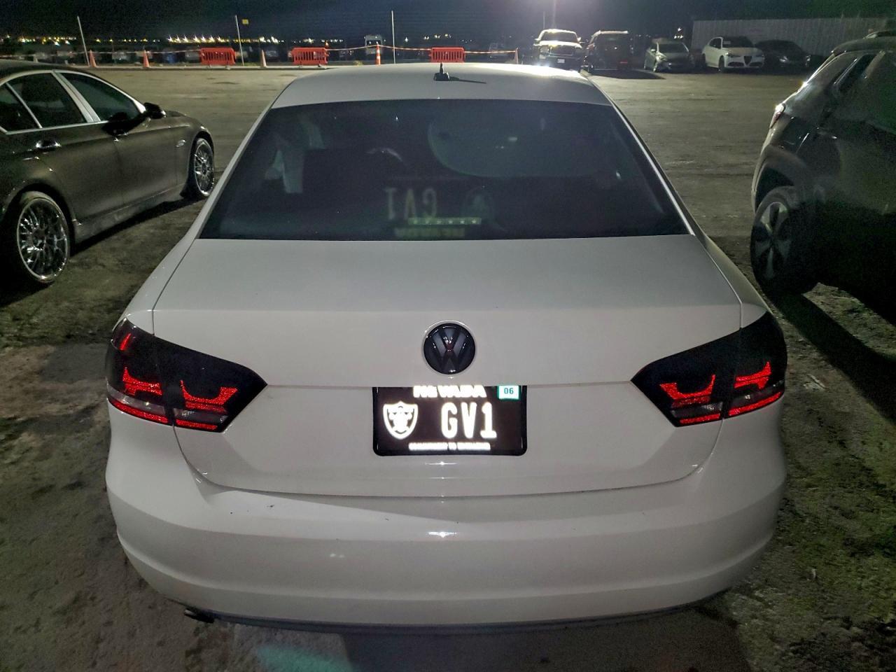 2015 VOLKSWAGEN Passat