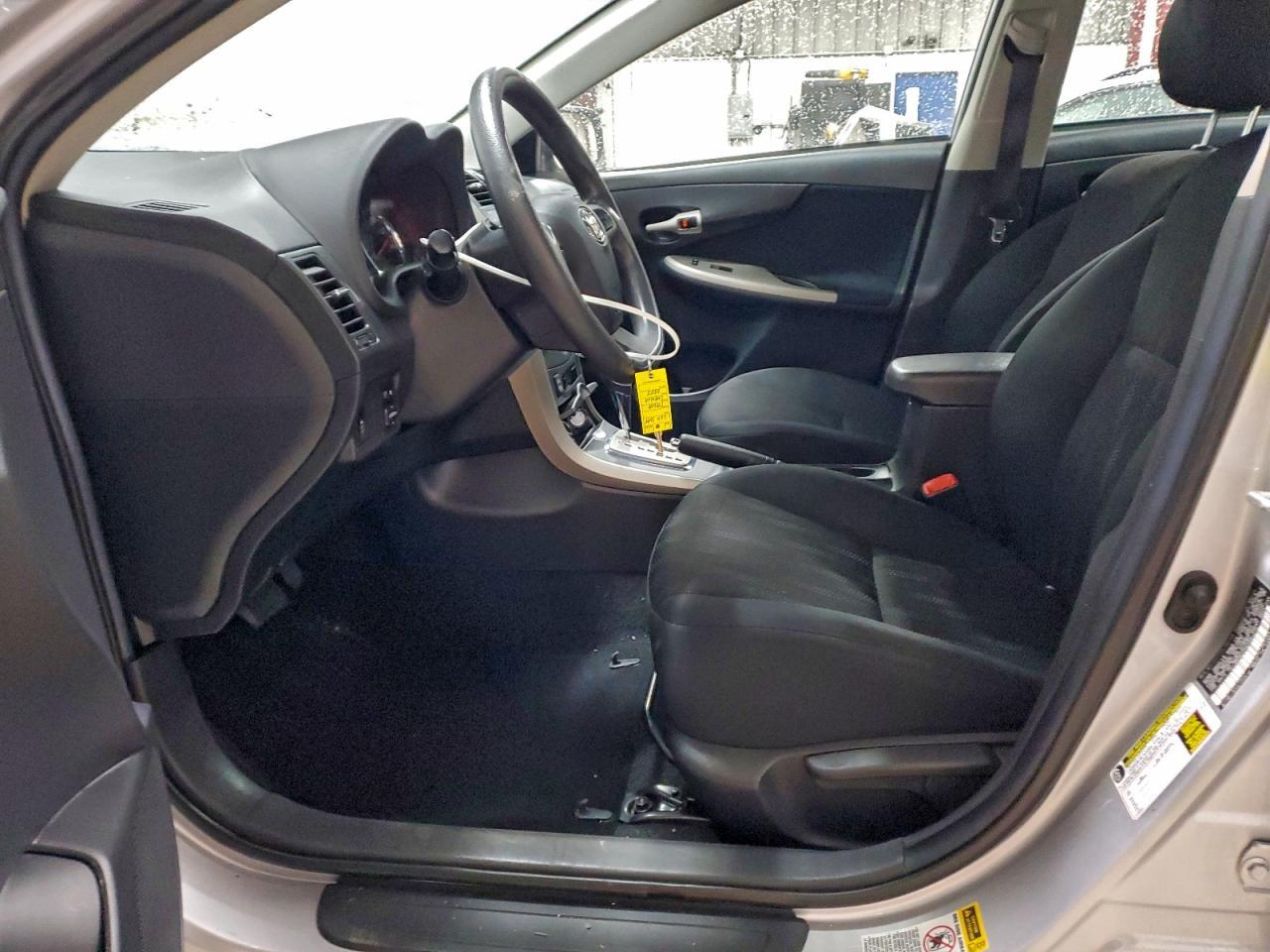 2011 TOYOTA COROLLA