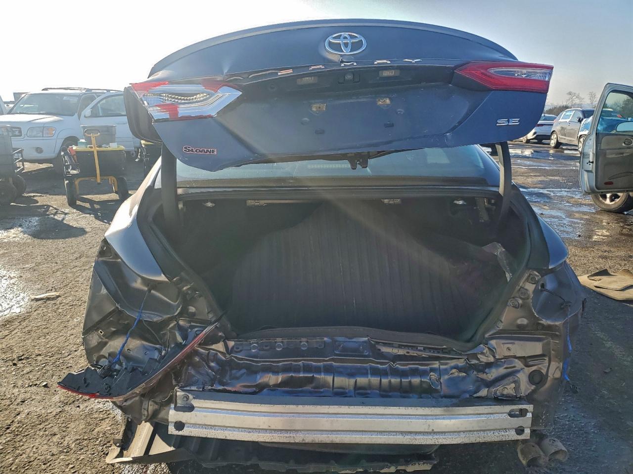 2018 TOYOTA CAMRY
