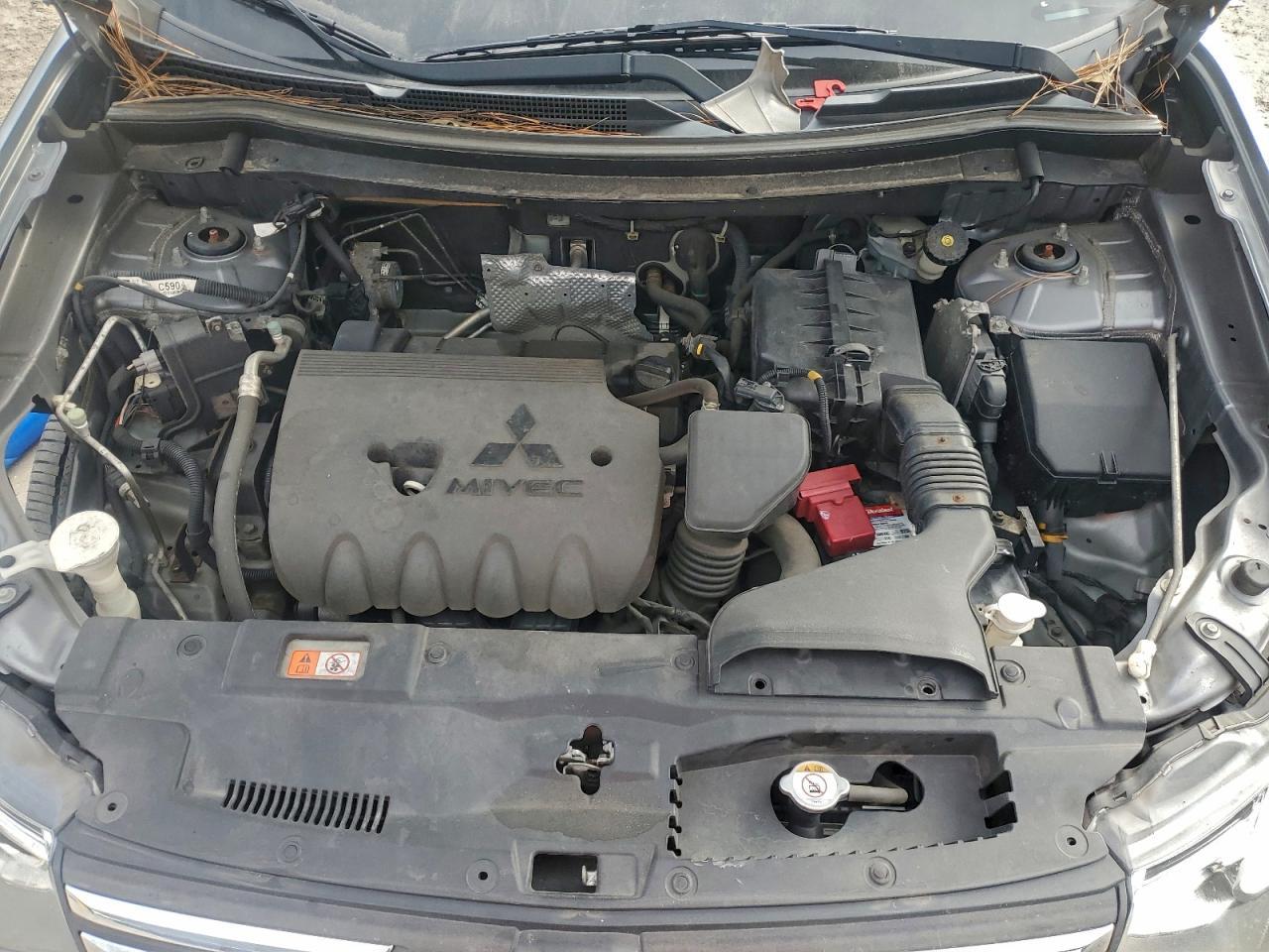 2014 MITSUBISHI outlander