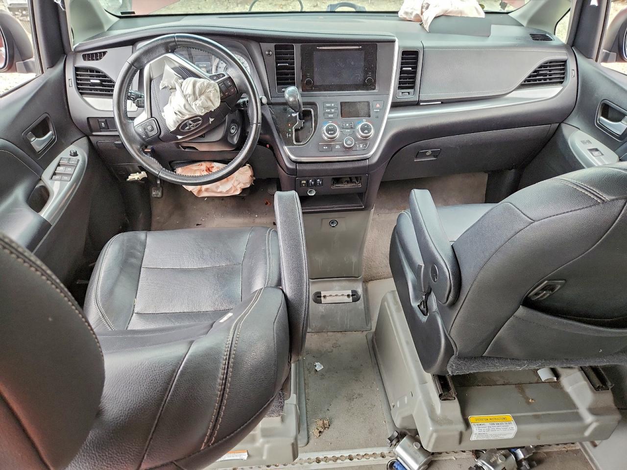 2015 TOYOTA SIENNA