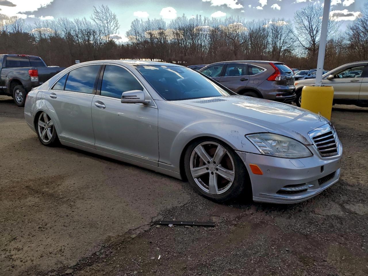 2011 MERCEDES-BENZ S-Class