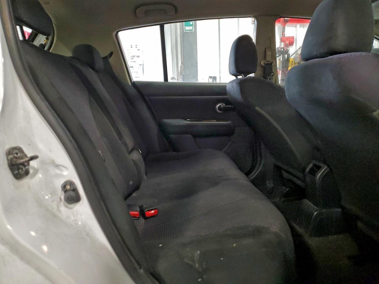 2010 NISSAN VERSA