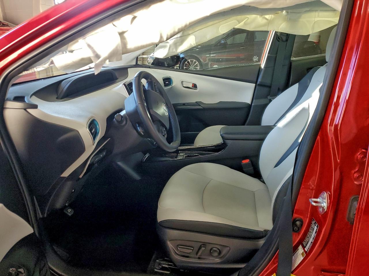 2019 TOYOTA PRIUS