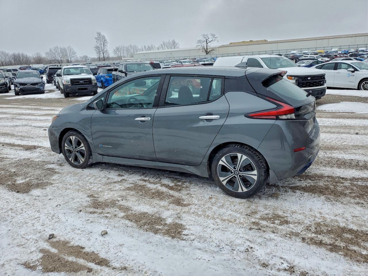 2018 NISSAN LEAF