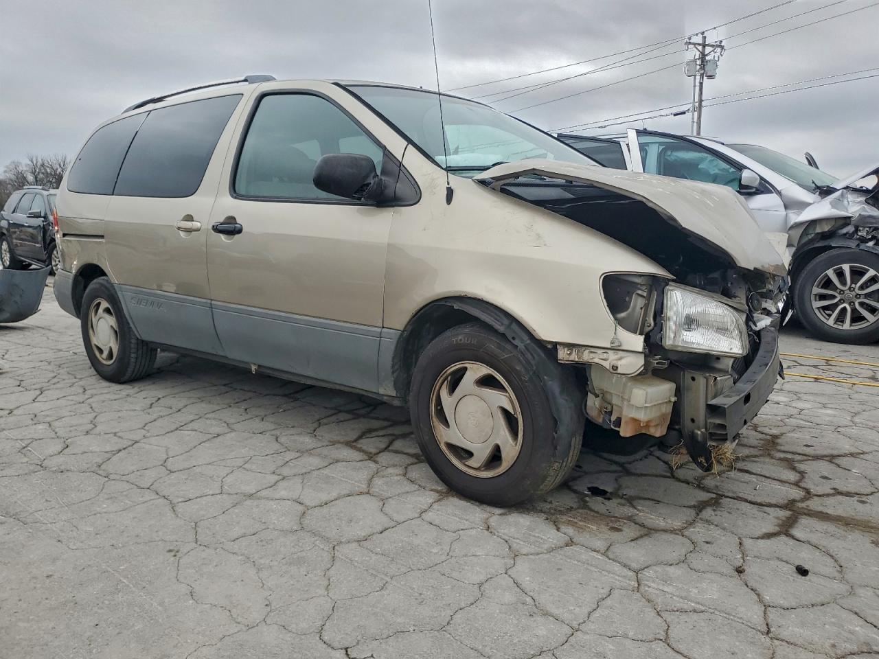 2000 TOYOTA SIENNA