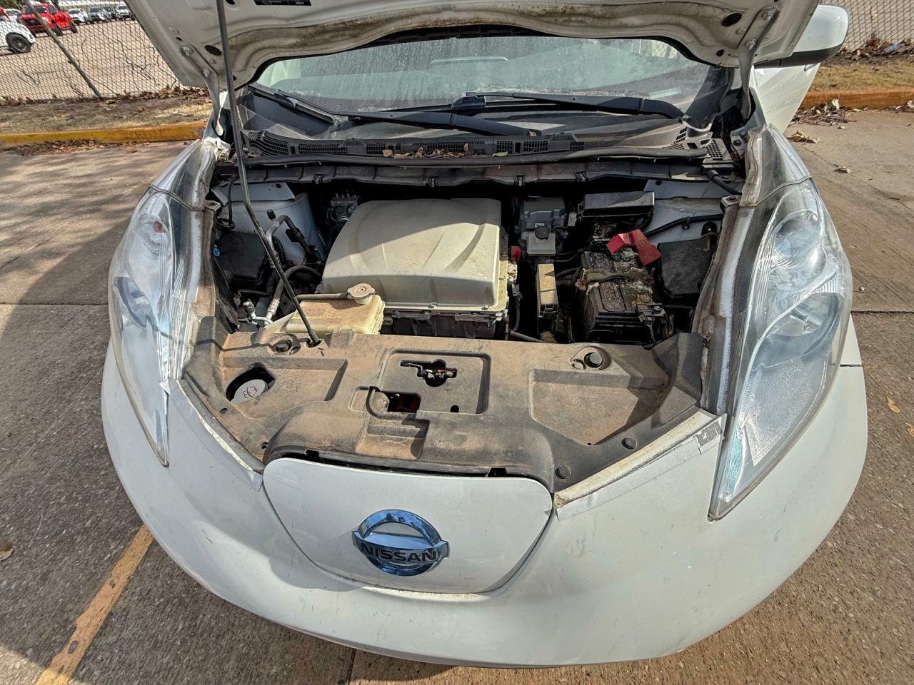 2017 NISSAN LEAF