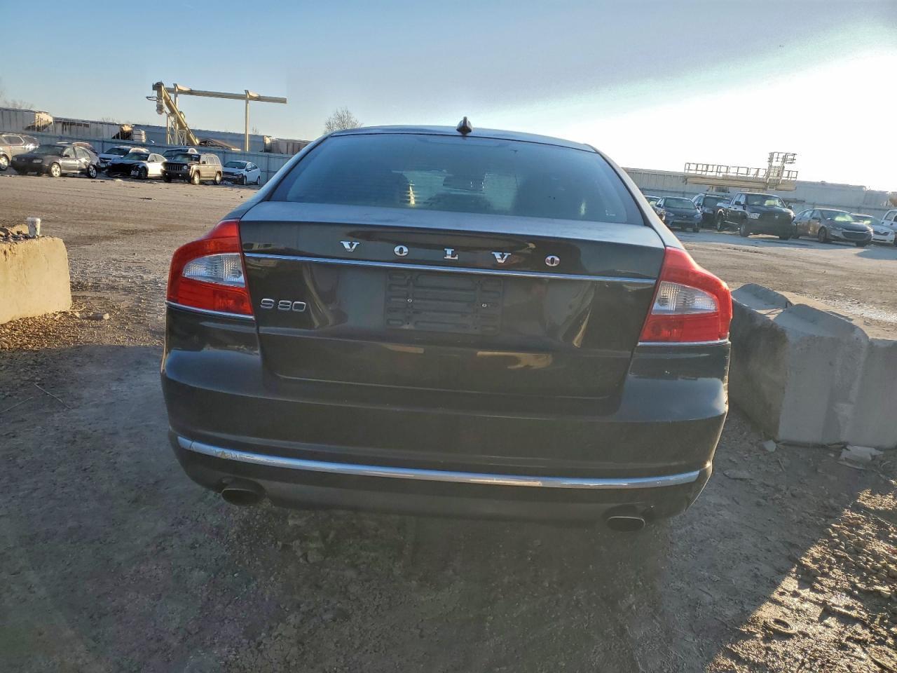 2014 VOLVO S80